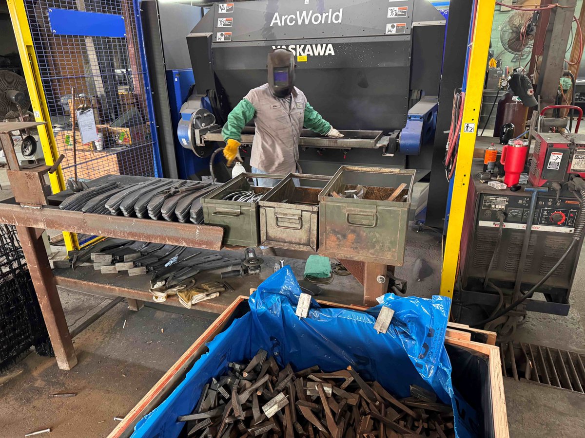ShieldAg's tweet image. After overcoming post-pandemic supply chain issues &amp;amp; adapting to new regulations, our V-Blade manufacturing and robotic knife welding departments are back on line, with deliveries starting now and ramping up within a couple of weeks.