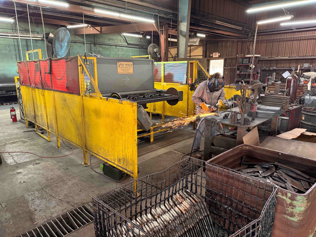 ShieldAg's tweet image. After overcoming post-pandemic supply chain issues &amp;amp; adapting to new regulations, our V-Blade manufacturing and robotic knife welding departments are back on line, with deliveries starting now and ramping up within a couple of weeks.