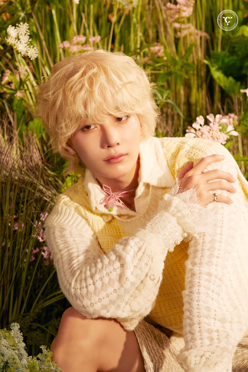 hanniethinker04's tweet photo. THIS MAN BEHIND #정한 #JEONGHAN https://t.co/iRdRiAMZDB