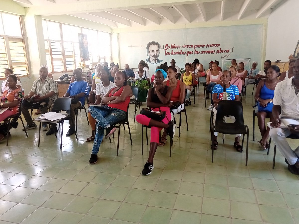 <a href="/aaa_gerardo/">IP Gerardo Antonio Álvarez ÁLvarez</a> Los docente participan en el seminario realizado en dicha institución #CubaMined #dmeSongoLaMaya #dpeStga #SomosContinuidad