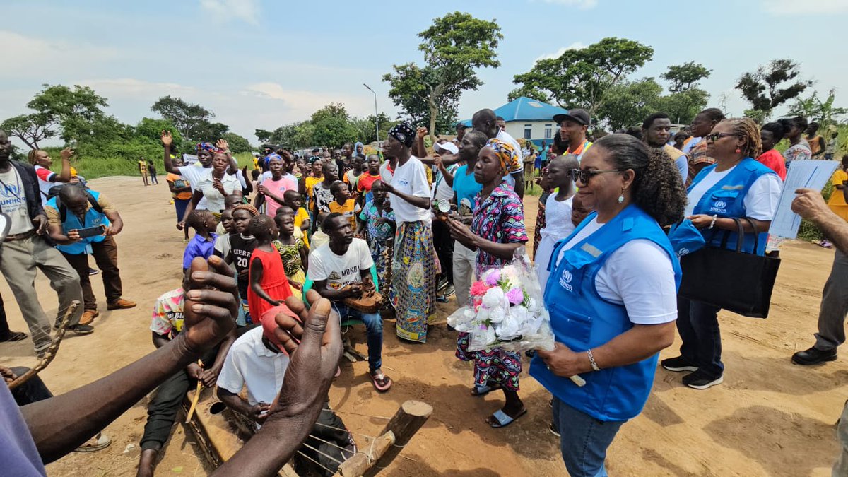 DikongueAngele's tweet image. A Biringi, où vivent plus de 6 500 réfugiés sud soudanais, j'ai été reçue par les réfugiés, les autorités et les partenaires afin de mieux comprendre la dynamique du site. Ensemble, @UNHCR_DRC et ses partenaires travaillent pour protéger et assister les personnes forcées de fuir.
