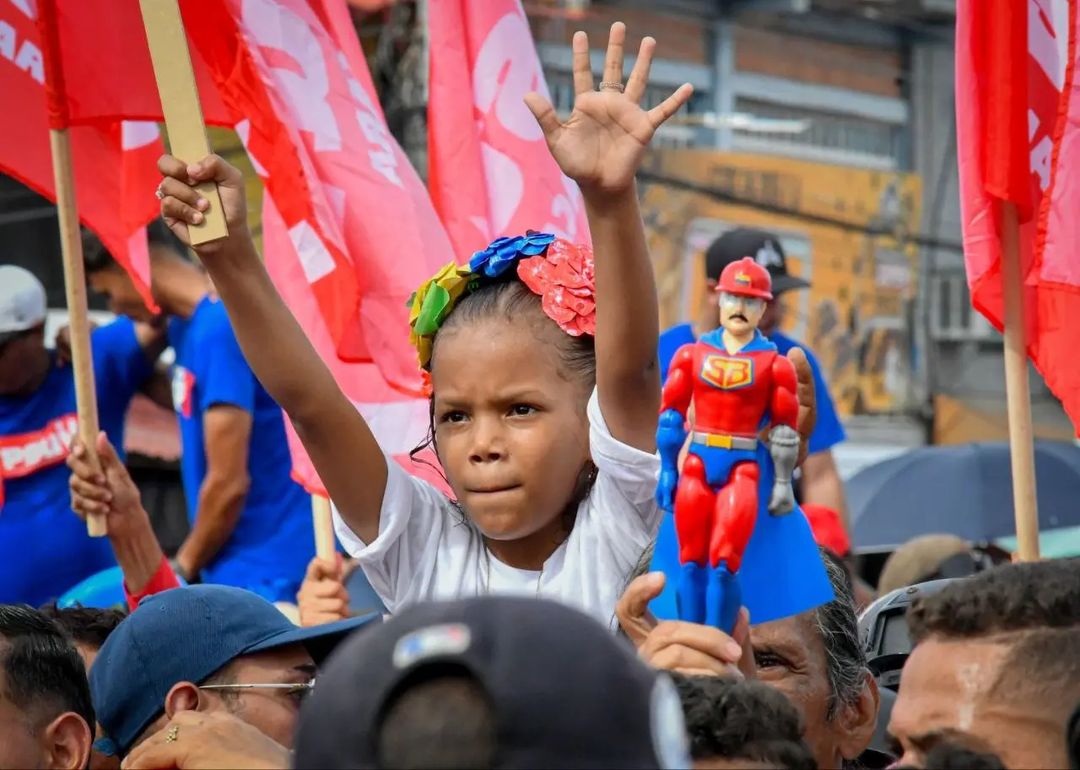 Un pueblo que quiere seguir viviendo en un país lleno de amor,paz y esperanza... Este 28jul se vota por nuestro presidente <a href="/NicolasMaduro/">Nicolás Maduro</a> 
#El28GanaVenezuela
#Maduro