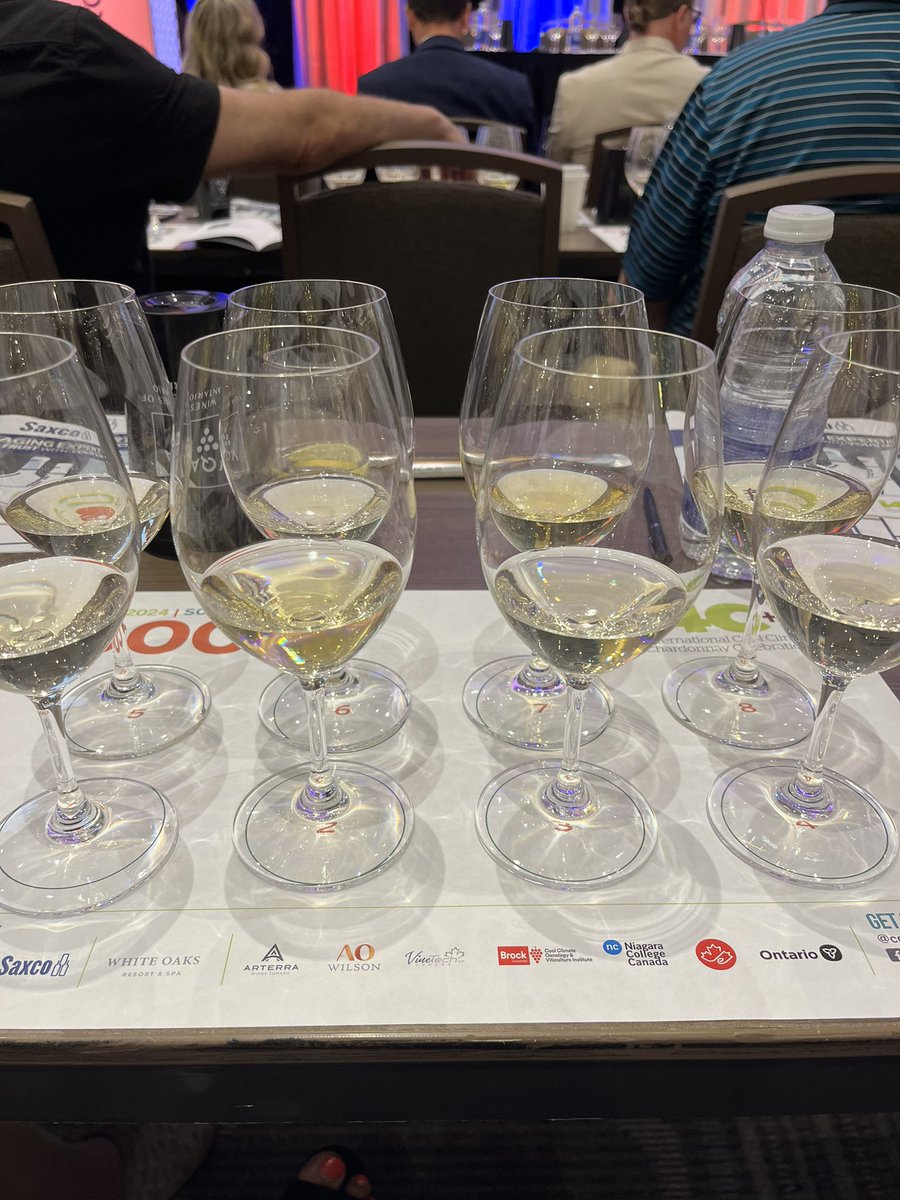 Antonia Mantonakis | The Wine Psychologist tweet media