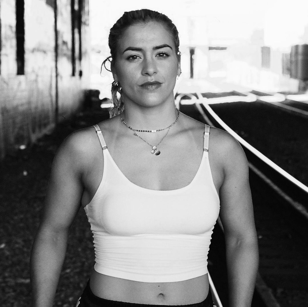 SimiSleighsFDN's tweet photo. From our Athlete Grant Program to the biggest stage in Paris this summer, SSF athletes are ready to put the world on notice. 

🏀 3 x 3 Basketball 🇨🇦 Paige Crozon 
🤼‍♀️ Wrestling 🇺🇸 @helen_maroulis 
👩‍🦽 Track &amp; Field 🇺🇸 @TatyanaMcFadden 

#ShesTheFuture #GenderEquality #EmpowerHer https://t.co/8pmbjh0tQu