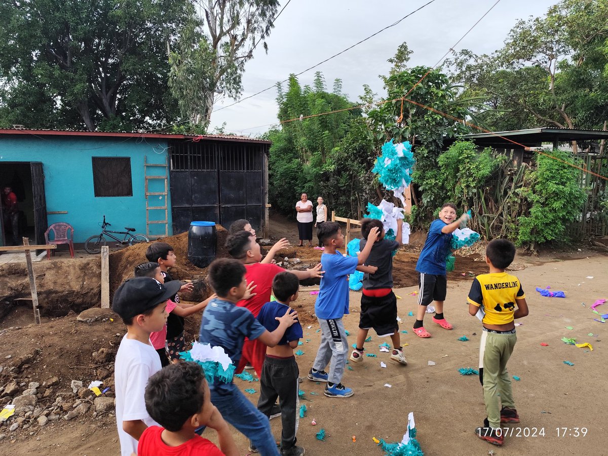 #UVMILDREABAUNZA .en celebración al día de la alegría ,,❤️🖤#NicaraguaBendita