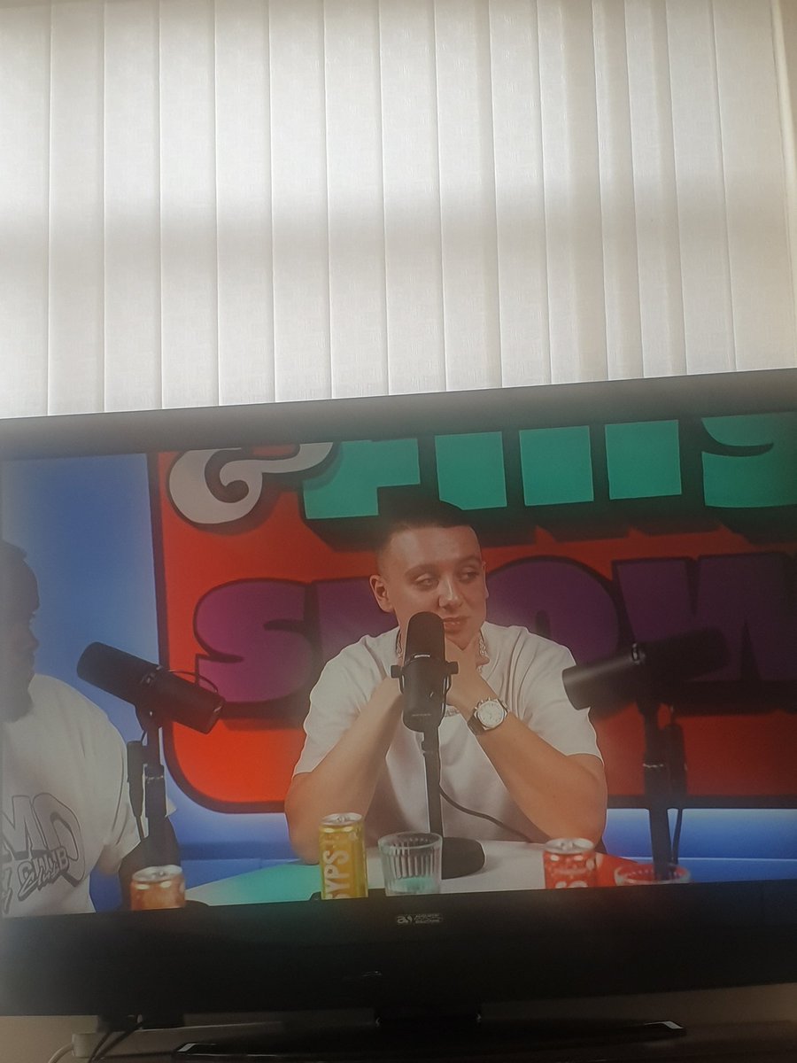 MackellDylan's tweet photo. Chill and watch this podcast @OfficialAitch @yungfilly1 https://t.co/gPSkdQJqP9