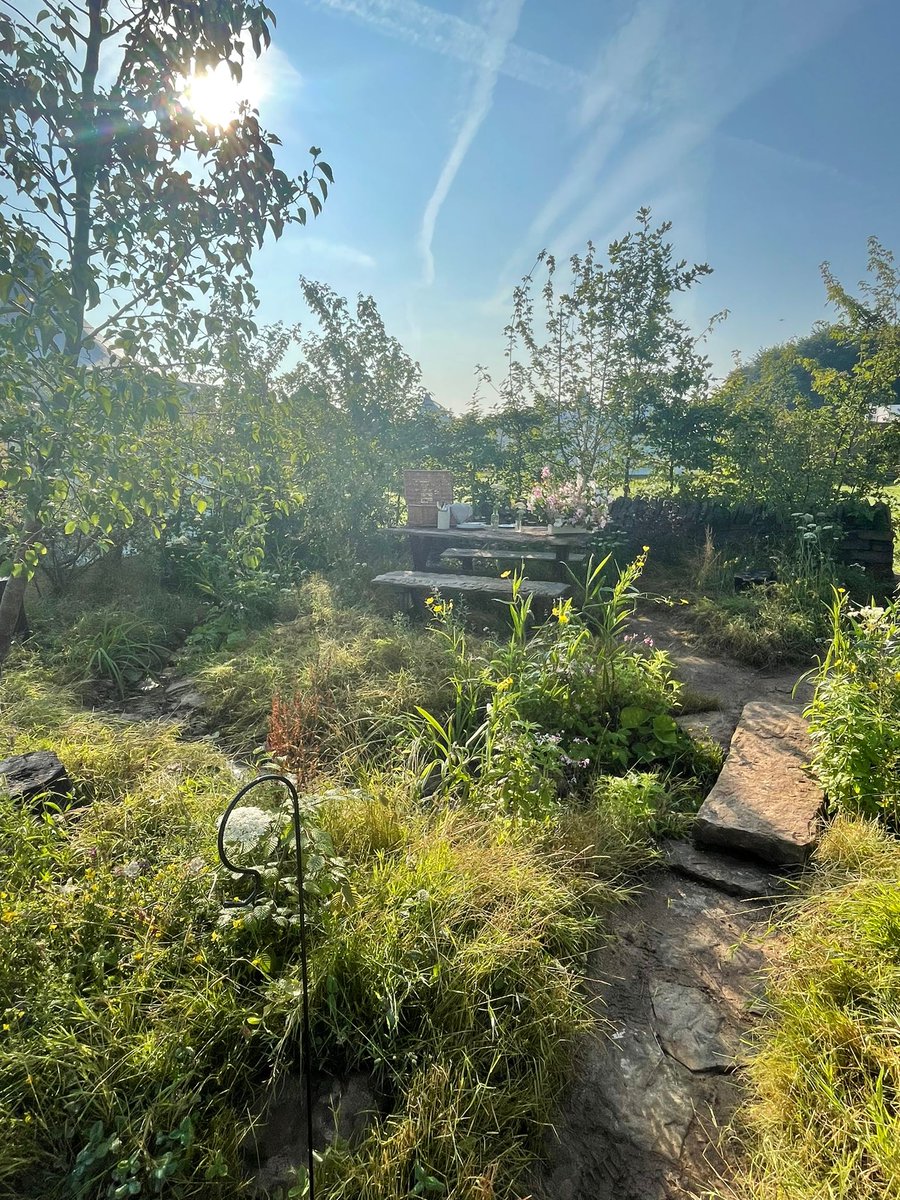 bec_goose's tweet image. The Woodland Trust: 49% garden at RHS Tatton. The garden aims to highlight the estimated 49% of trees outside of woods lost since 1850. The garden uses only UK grown trees, through our UKISG scheme. 

A triple award winning garden, showing the best of UK grown. @WoodlandTrust