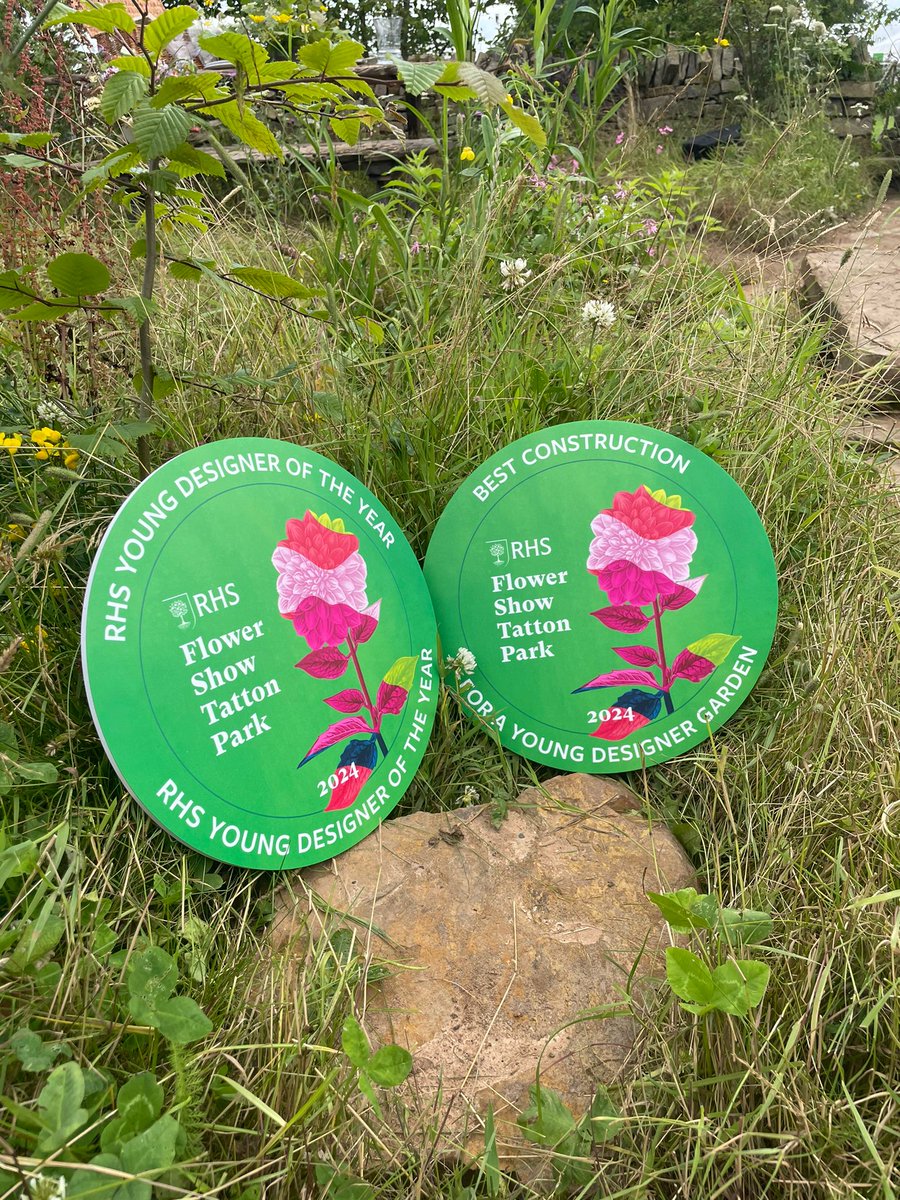 bec_goose's tweet image. The Woodland Trust: 49% garden at RHS Tatton. The garden aims to highlight the estimated 49% of trees outside of woods lost since 1850. The garden uses only UK grown trees, through our UKISG scheme. 

A triple award winning garden, showing the best of UK grown. @WoodlandTrust