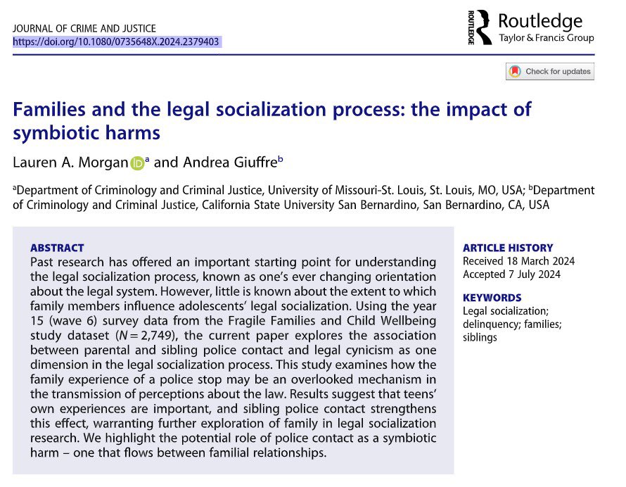 New article in <a href="/JournalofCandJ/">Journal of Crime and Justice</a> 🚨. Our analysis (co-authored with Andrea Giuffre) explores the role of siblings in the legal socialization process, finding that the sibling experience of police contact may constitute a symbiotic harm – one that flows b/w familial relationships.