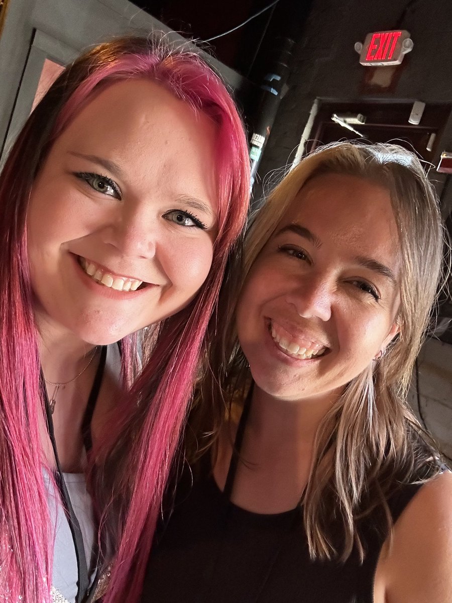 happy birthday <a href="/aka_issa/">melissa ☀️ - from the internet -</a> 🥰🥳 I love you and hope I get to see you again soon!! have the best day my love 🩷😘
