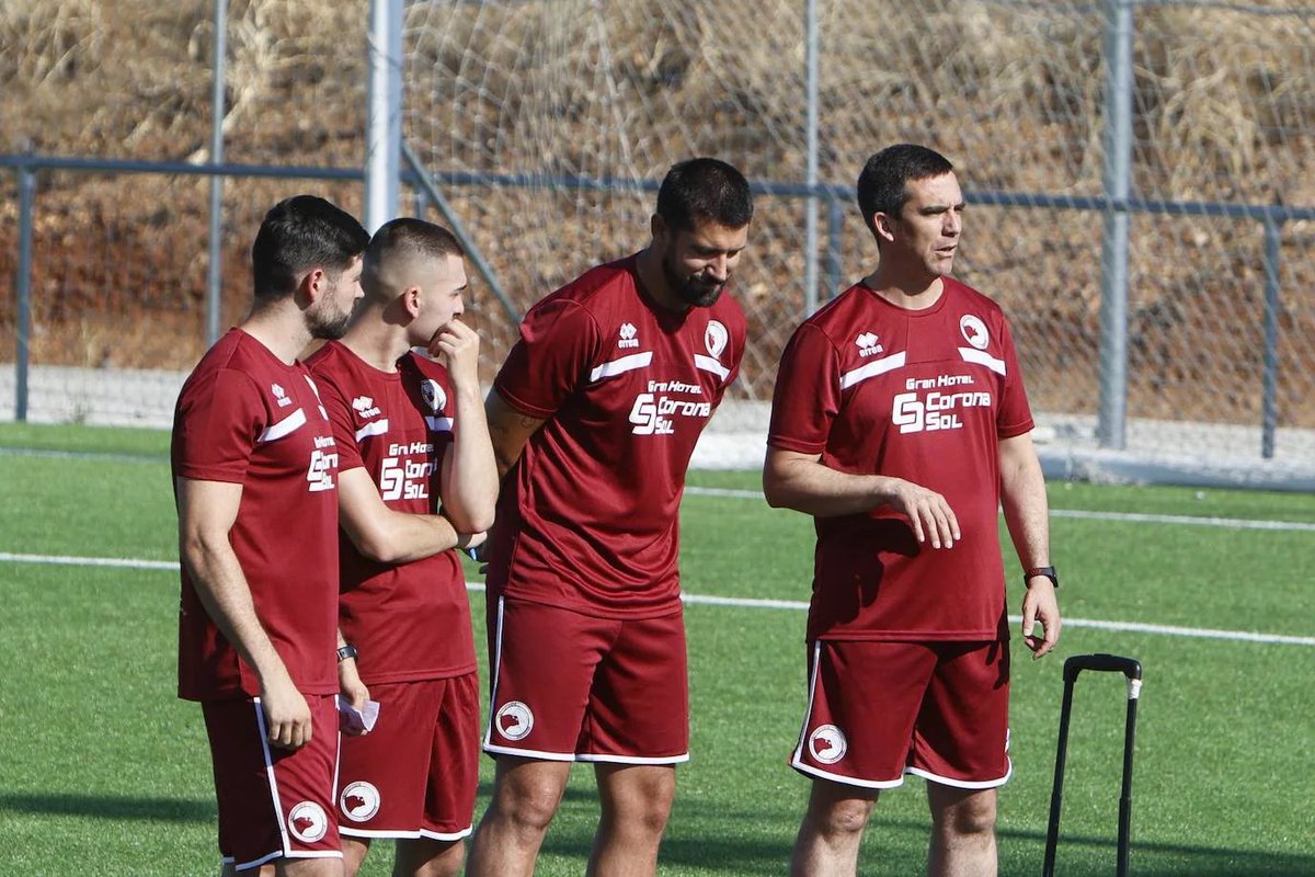 Pedro_V_Merino's tweet photo. ⚽¡¡Temporada 24-25 en marcha!! 
@UnionistasCF 
Compromiso, trabajo e ilusión.

🔲Ad astra per aspera ✨
#creemos https://t.co/8o7b4Jhce2