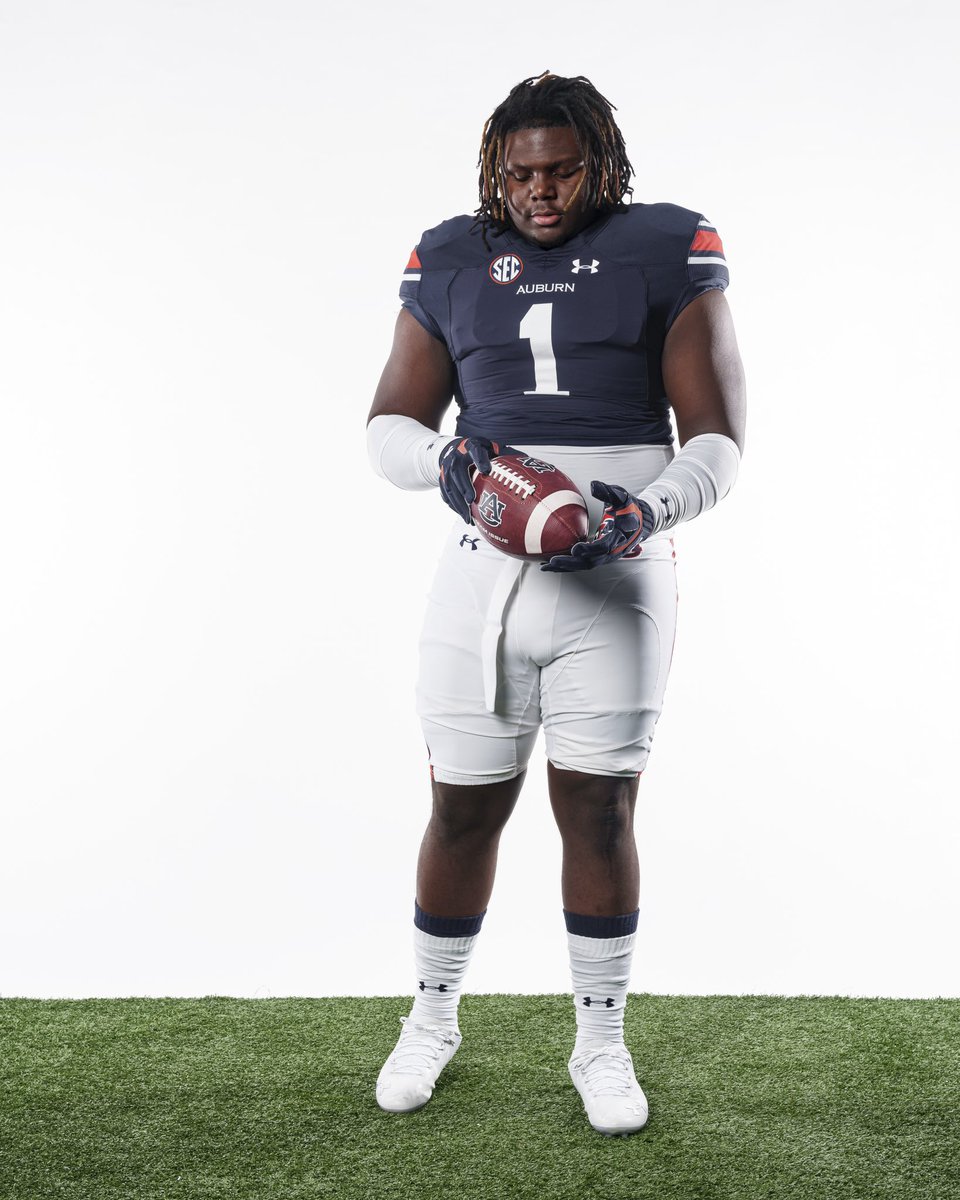 Jourdin07's tweet image. Voting ends at 5. I need all my folks to keep voting! @AuburnTigers @AuburnMade @AHParkerFootba1 @PrepRedzoneAL 

cmgridiron.com/2024/07/16/cm-…