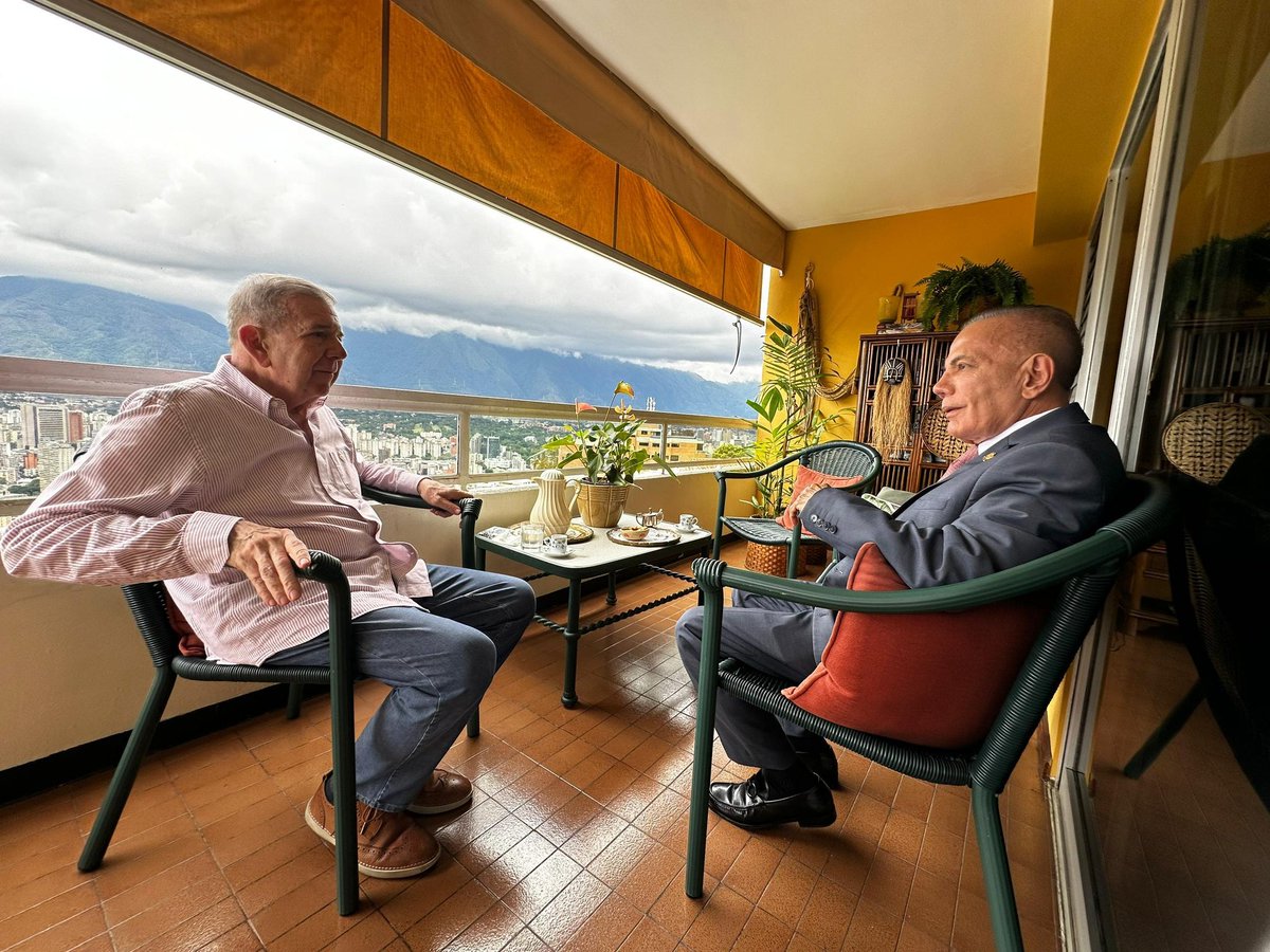 Nuestro Líder y Gobernador <a href="/manuelrosalesg/">Manuel Rosales</a>  Con nuestro Futuro Presidente  <a href="/EdmundoGU/">Edmundo González</a> repasaron las estrategias electorales.

Click aquí para leer la Nota 📝 de prensa: acortar.link/CqnUE8

<a href="/partidoUNT/">Un Nuevo Tiempo</a>
<a href="/somosuntzulia/">Un Nuevo Tiempo Zulia</a> 🇻🇪