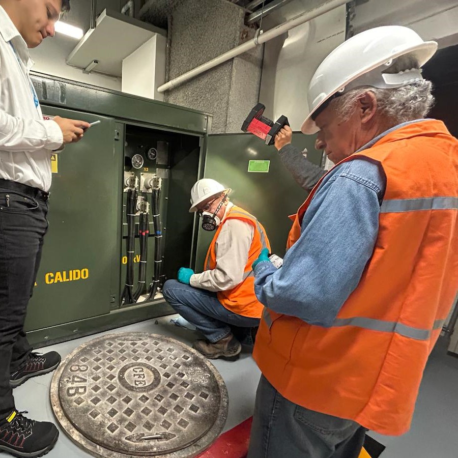 PNUD_Mexico's tweet image. El @PNUD_Mexico analizó 6 transformadores en las instalaciones de la sede central de @SEMARNAT_mx, con el objetivo de determinar si contenían bifenilos policlorados #BPCs.  Los resultados indican que los equipos están libres de este contaminante.