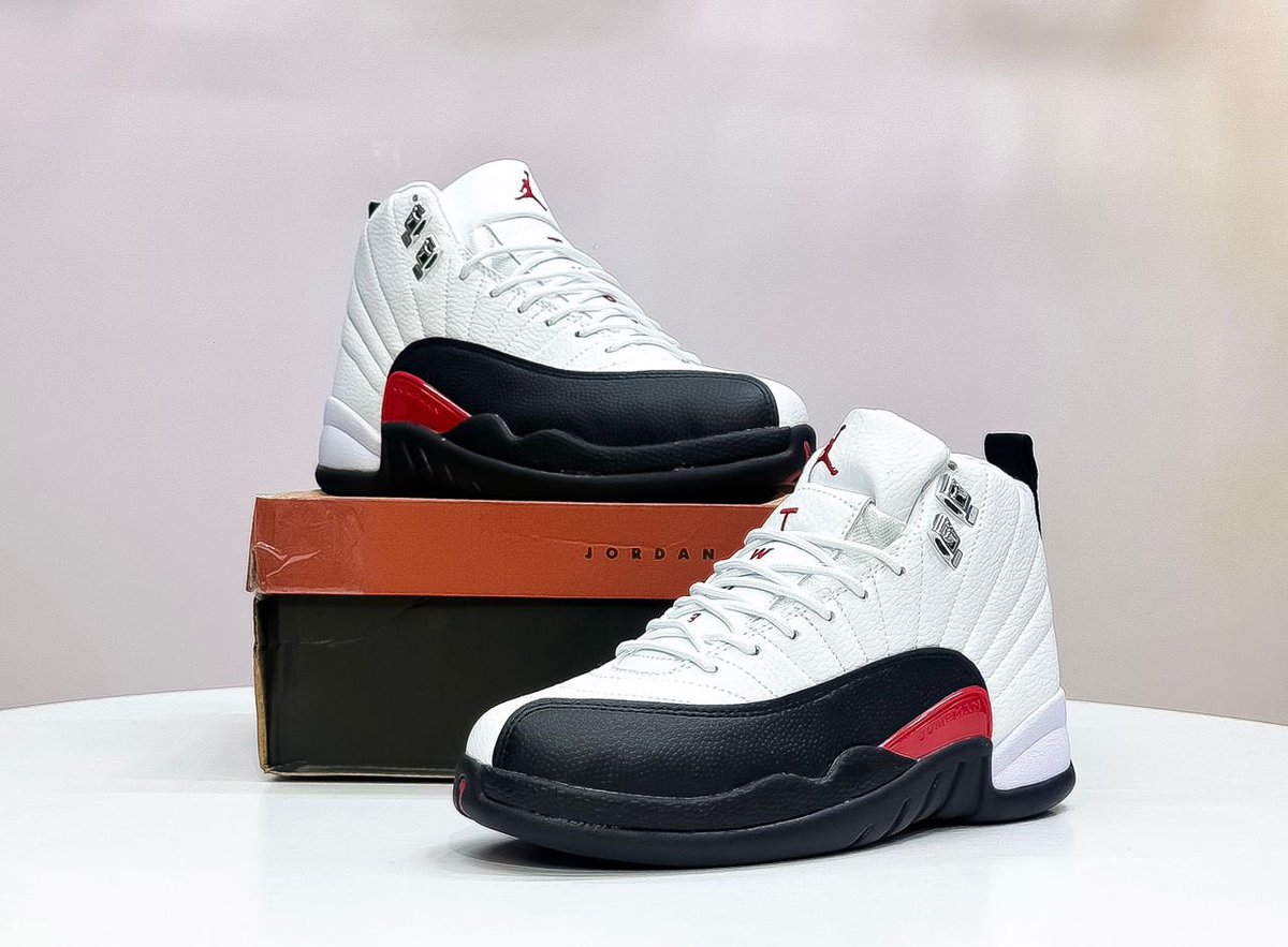JustFreshKicks tweet media