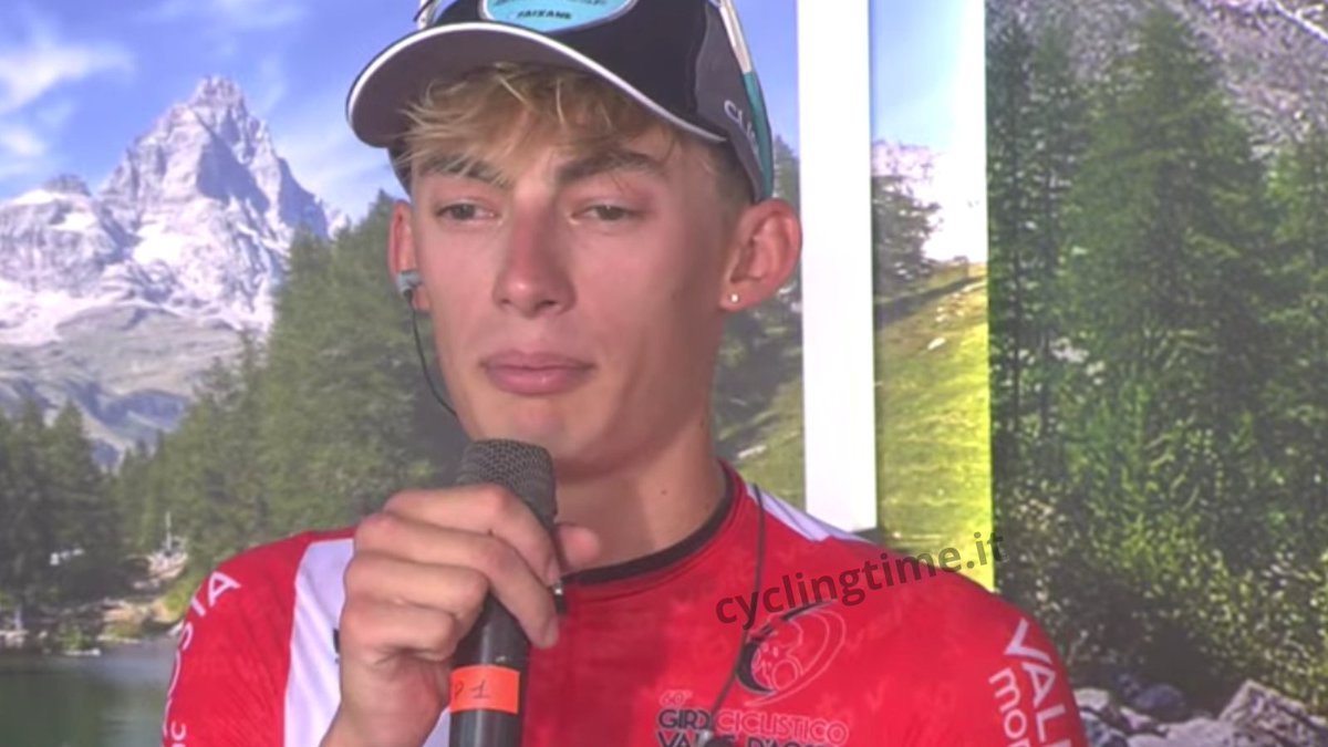 Cyclingtimenews's tweet photo. Federico Biagini batte in volata i compagni di fuga e conquista a Borgofranco d'Ivrea la seconda tappa del Giro della Valle d'Aosta 🇮🇹
#cyclingtime #spaziogiovani #GiroVDA2024 #Biagini https://t.co/NbeY4JlDtR