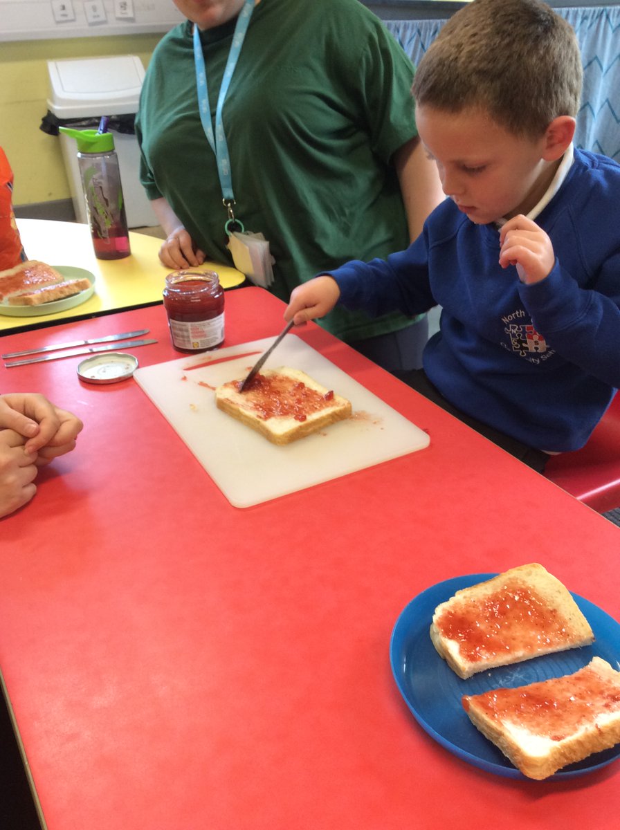 NorthridgeScho1's tweet photo. The newly formed rabbit class have been working on their classroom routine and getting to know each other! We love welcoming our new pupils to North Ridge! #REACHvalues https://t.co/tKQvnUKhTo