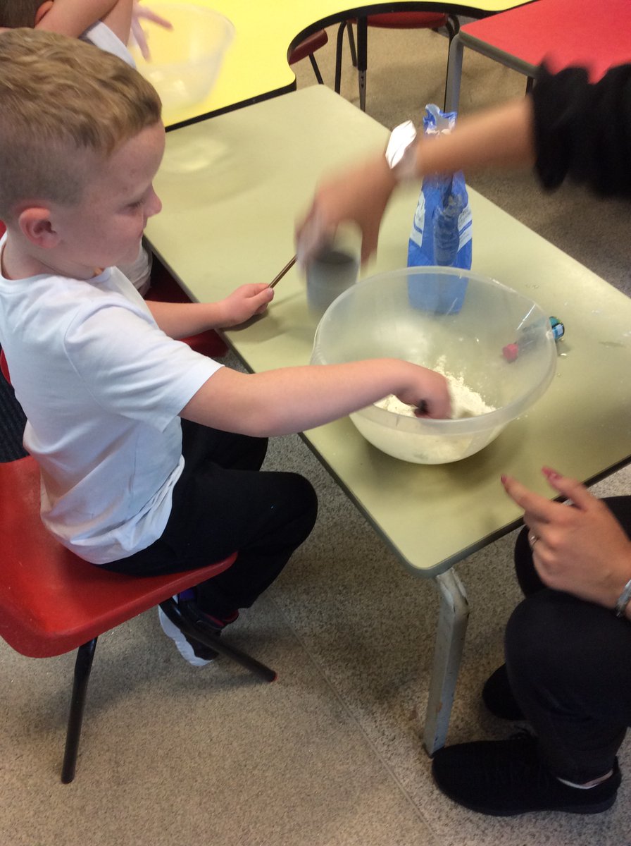 NorthridgeScho1's tweet photo. The newly formed rabbit class have been working on their classroom routine and getting to know each other! We love welcoming our new pupils to North Ridge! #REACHvalues https://t.co/tKQvnUKhTo