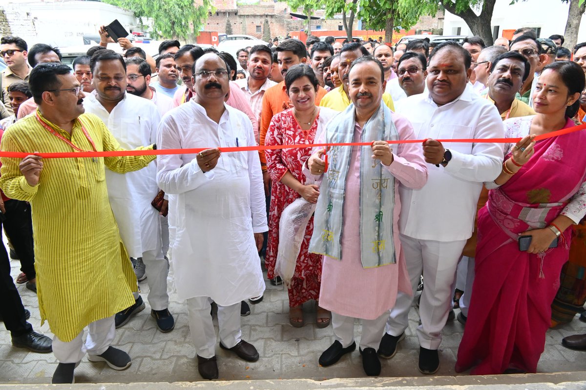 JPSRathoreBJP's tweet photo. आज बी-पैक्स-जमुका, भावल खेड़ा,  शाहजहाँपुर में आत्मनिर्भर भारत योजनान्तर्गत 100MT क्षमता के गोदाम का लोकार्पण किया। https://t.co/QXMUCvSWo3