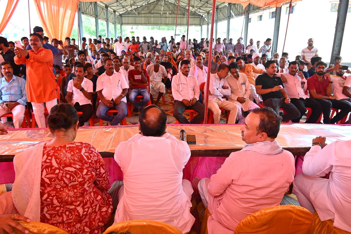 JPSRathoreBJP's tweet photo. आज बी-पैक्स-जमुका, भावल खेड़ा,  शाहजहाँपुर में आत्मनिर्भर भारत योजनान्तर्गत 100MT क्षमता के गोदाम का लोकार्पण किया। https://t.co/QXMUCvSWo3