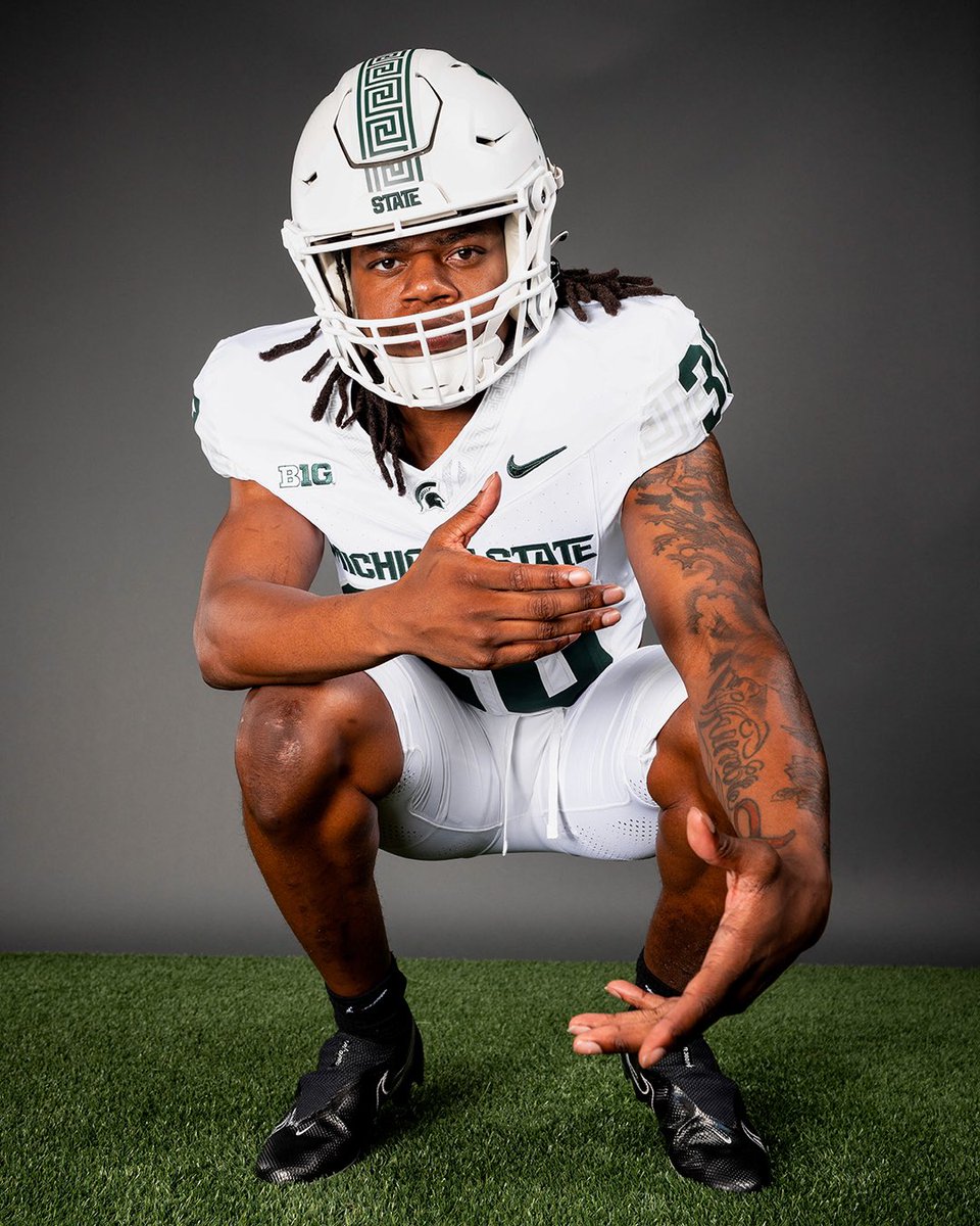 MSU_Football's tweet photo. HBD @AveonGrose 🎉 https://t.co/d5VkztrCde