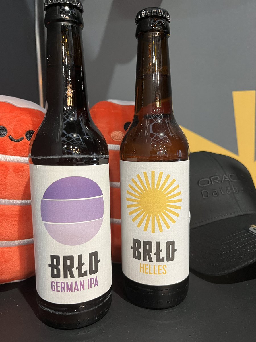 Ready for the booth crawl? Find the Oracle <a href="/OracleDatabase/">Oracle AI Database</a> booth in hall 2.2 and grab some of Berlin finest BRLO beers and Brezel 🥨 #WWC24