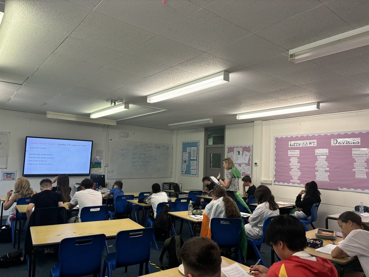 ChancellorsSch's tweet photo. English 📖🧑‍🏫

Students learnt about myths and legends of cultures that were important to their class teachers. Here you can see Mrs Lucas exploring Welsh culture and Miss Jenkinson looking at Ireland. 🏴󠁧󠁢󠁷󠁬󠁳󠁿🇮🇪 https://t.co/gVFPfac0FK