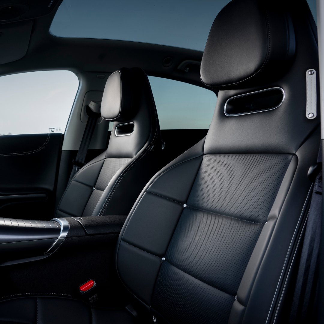 Sandown smart tweet media