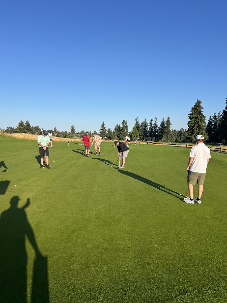 ORPHCC1's tweet photo. And they’re off! Nearly 140 PHCC contractors and associates sacrificing their day to play golf in support of our industry. https://t.co/chnPoYUO7N