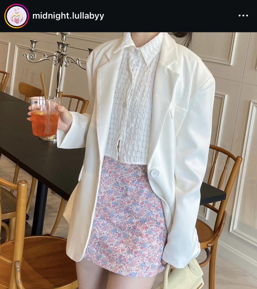 xoxovvi's tweet photo. ส่งต่อเสื้อเชิ้ตของ midnight.lullabyy รุ่น Confetti shirt (สีขาว)
🌷 used like new✨
📍180 from 320 (free shipping)
อกถึง 40 นิ้ว
รอบแขน 17 นิ้ว ยาว 18 นิ้ว
ช่วงเอว 36 นิ้ว
#ส่งต่อเสื้อผ้า #ส่งต่อstylist #ส่งต่อmidnightlullabyy #ส่งต่อเสื้อผ้าราคาถูก #ส่งต่อเสื้อผ้าสภาพนางฟ้า https://t.co/Z6imYNrTJY