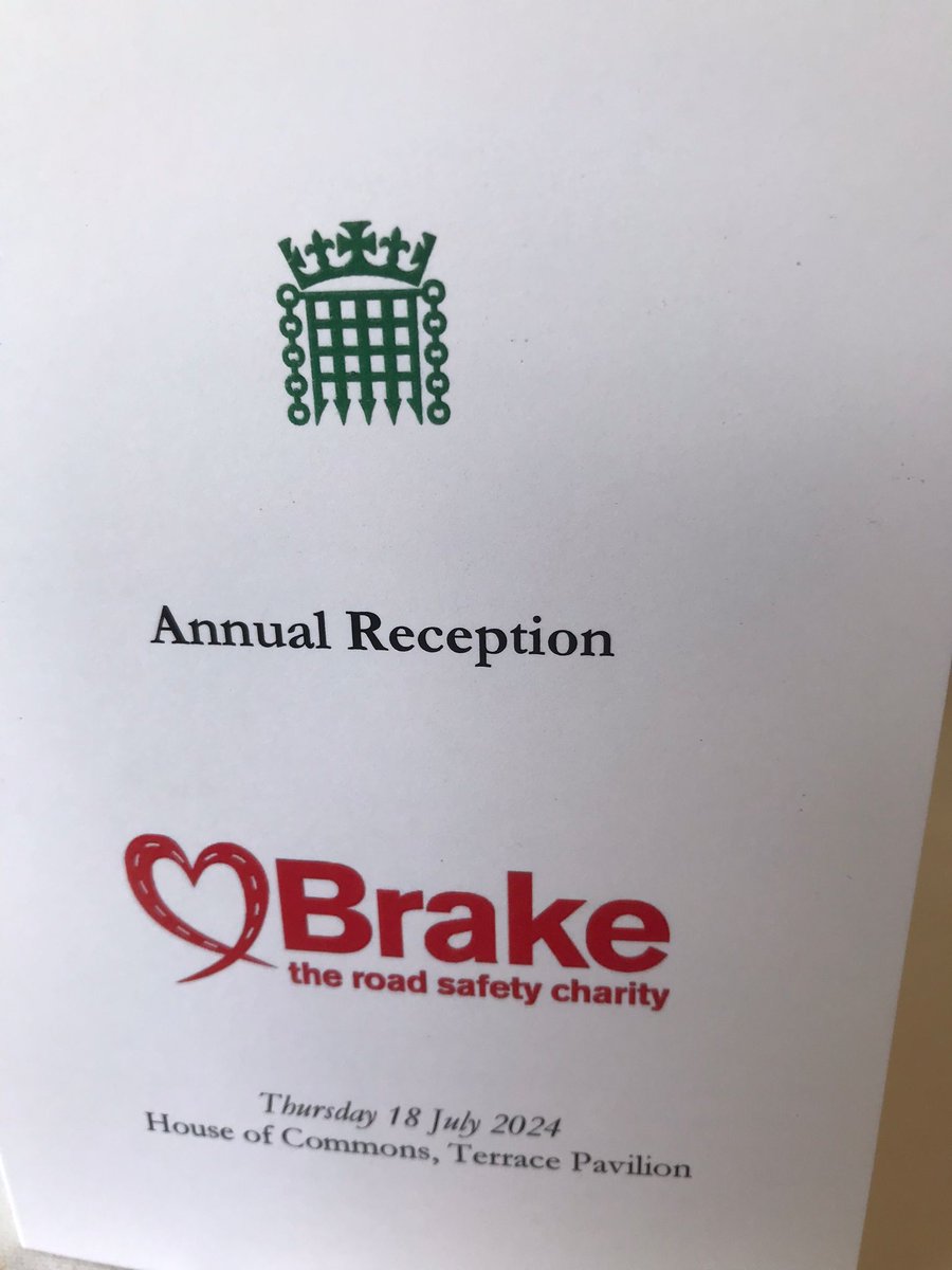 🗓️ Heddiw, mae <a href="/DafyddLlywelyn/">Dafydd Llywelyn</a> l yn mynychu derbyniad blynyddol <a href="/Brakecharity/">Brake, the road safety charity</a>
 yn Llundain! Mae yno i gefnogi mentrau diogelwch ffyrdd hanfodol a chysylltu â phartneriaid allweddol sy'n ymroddedig i wneud ein ffyrdd yn fwy diogel. Edrychwch ar rai o uchafbwyntiau'r digwyddiad!