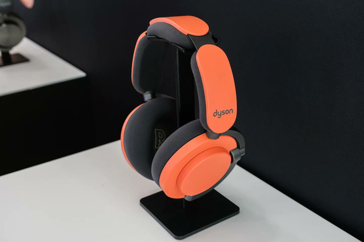 MKBHD's tweet image. Dyson has released a second pair of headphones. They&apos;re $500. The replacement outer caps are $50 a pair 🙃

theverge.com/2024/7/18/2420…