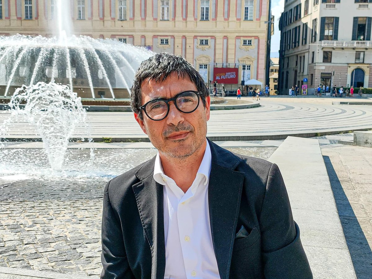 NFratoianni's tweet photo. Tra poco alle 17.30 in piazza De Ferrari a #Genova, con le opposizioni unite, per liberare la #Liguria dall'amministrazione #Toti e chiedere di restituire la parola a cittadine e cittadini. 
Vi aspettiamo.

#AlleanzaVerdiSinistra https://t.co/XJwRFcT9av