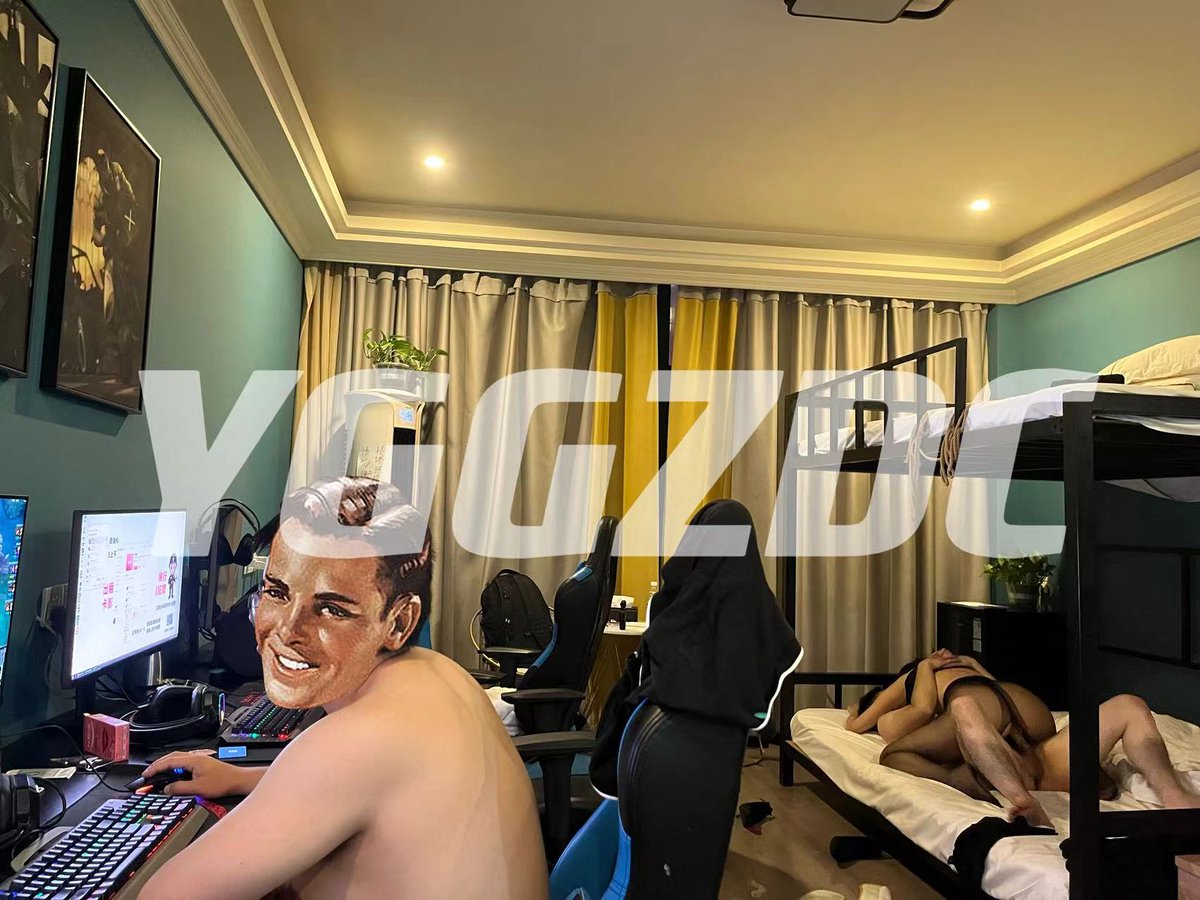 yggzdc's tweet photo. 玩游戏🎮 https://t.co/ZTIYp26HiE