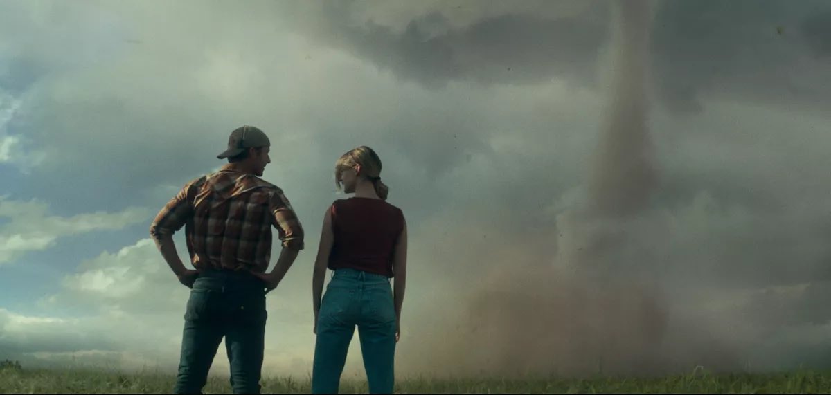 Connor (@connormovies) on Twitter photo #Twisters is a massively entertaining & old fashioned summer blockbuster. Glen Powell & Daisy Edgar-Jones carry it with their charismatic performances & the tornado sequences are absolutely thrilling to watch on the big screen. A total crowd pleaser with a lot of heart & charm #Twisters is a massively entertaining & old fashioned summer blockbuster. Glen Powell & Daisy Edgar-Jones carry it with their charismatic performances & the tornado sequences are absolutely thrilling to watch on the big screen. A total crowd pleaser with a lot of heart & charm