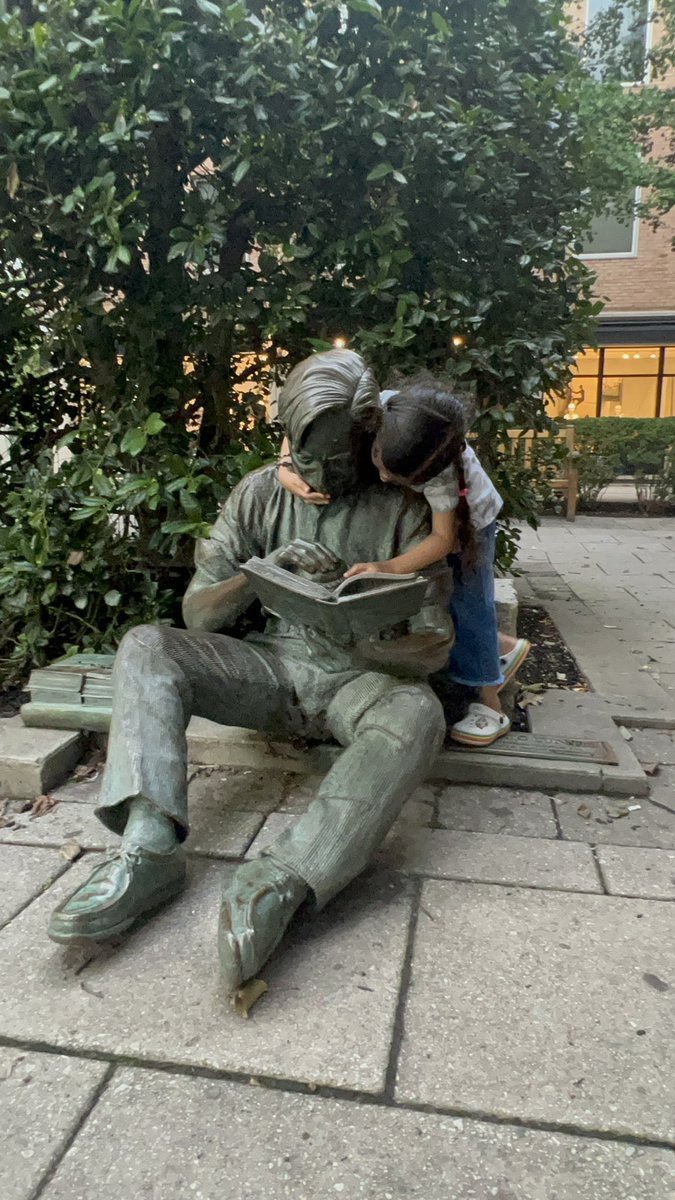 TejinderSsodhi's tweet image. Just visited the beautiful @Princeton campus! 🏫✨ Founded in 1746, it's one of the oldest universities in the U.S., rich with history and stunning architecture.
#PrincetonUniversity #CampusTour #PrincetonNJ