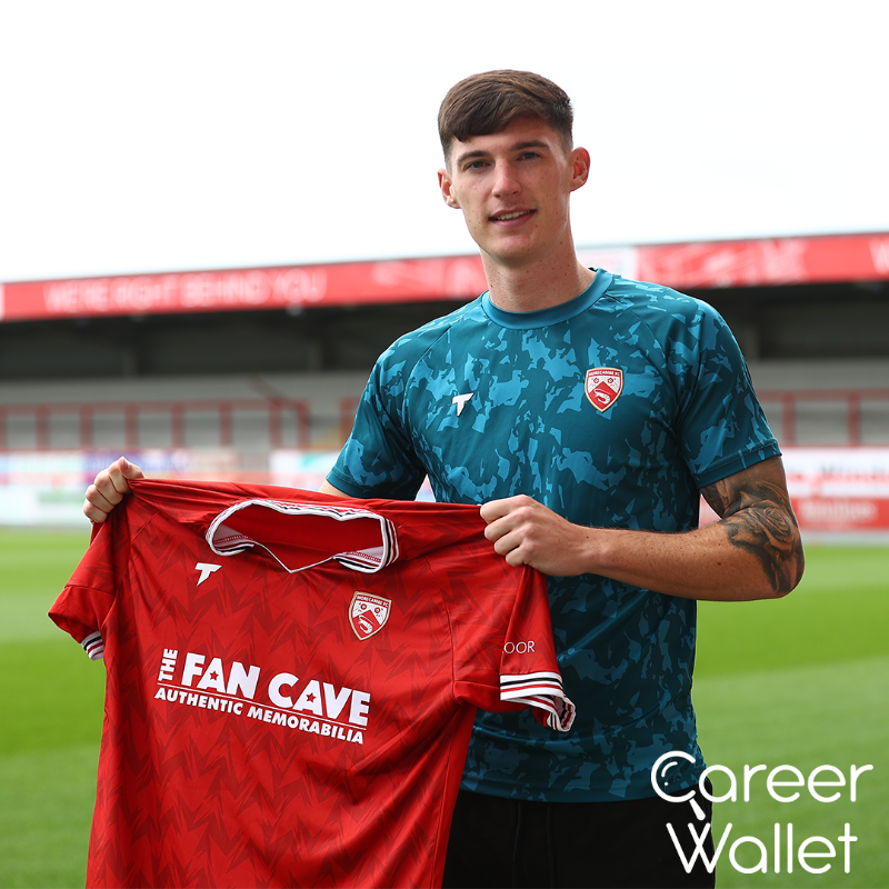 MorecambeFC's tweet photo. We're delighted to confirm the signing of Harvey Macadam from @FTFC! ✍️

This announcement is brought to you by @TheCareerWallet.

#UTS 🦐