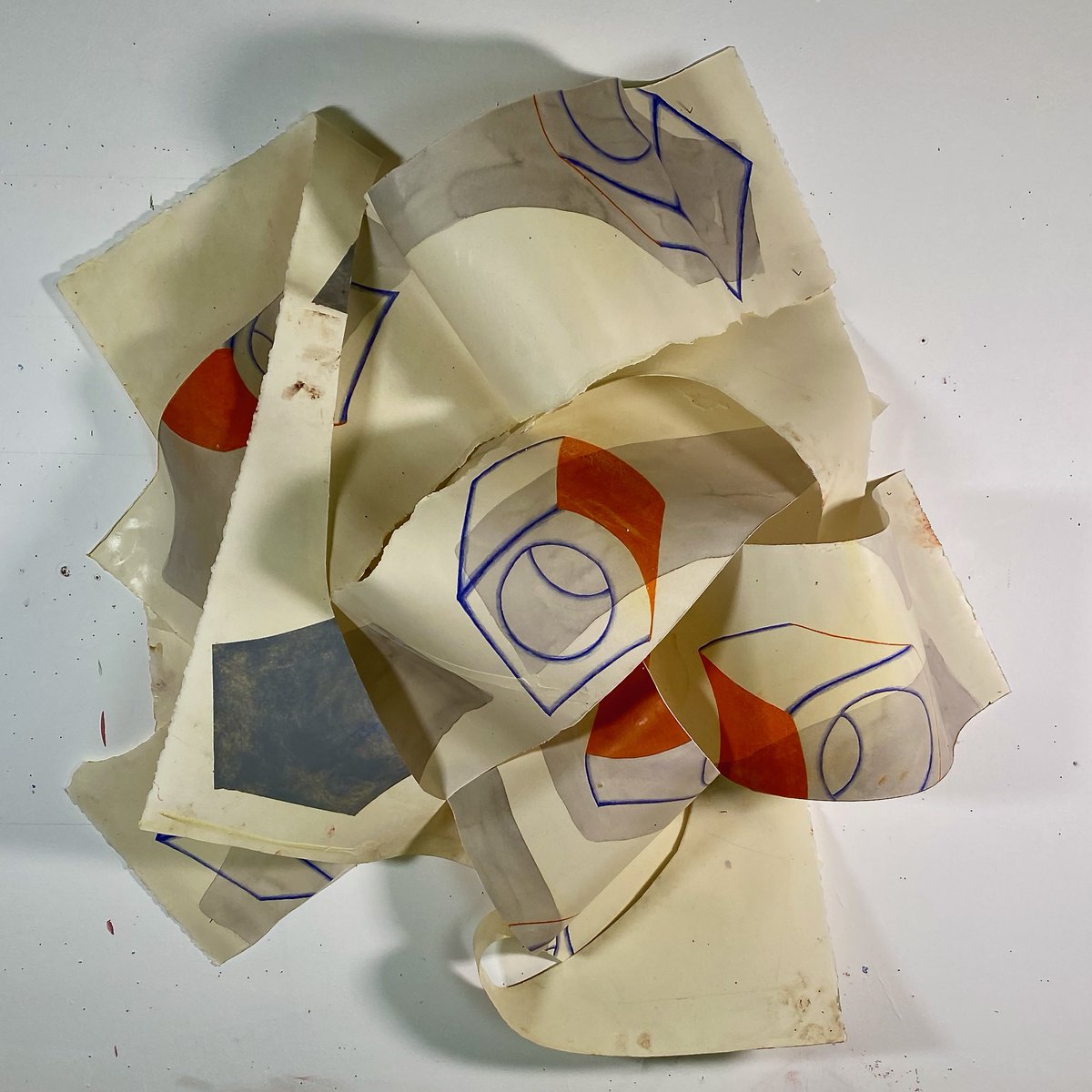 #sculptordrawing in the #jpstudiotoday @thegrangeprojects #editing #waxandpaper #sculpturestudio #sculpturedrawing #drawingsculpture