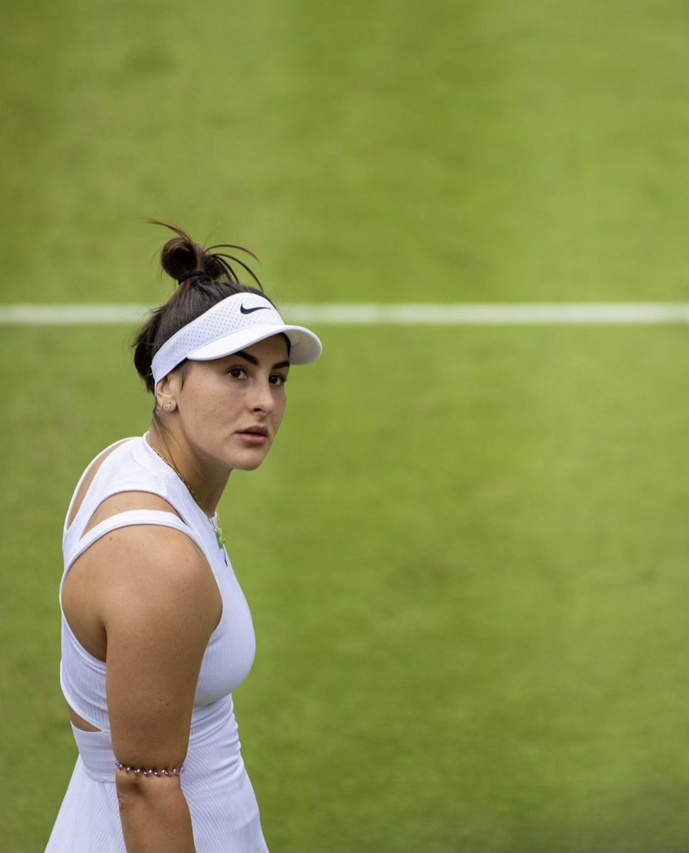 Bandreescu_'s tweet photo. Caption thisss 

When coach says “just a warm-up” but you’re already out of breath 😂🥲 

📸 @lukemayes8 love these photos!! https://t.co/JIjDS9LU5z