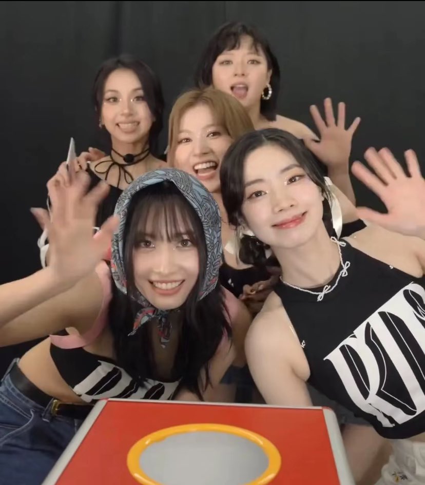 sooyaastan0301's tweet image. My home🥰🥰🩷🩷
#twice #twicetagram #najeongmosajimidachaetzu