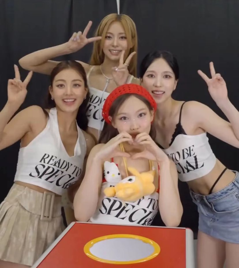 sooyaastan0301's tweet image. My home🥰🥰🩷🩷
#twice #twicetagram #najeongmosajimidachaetzu