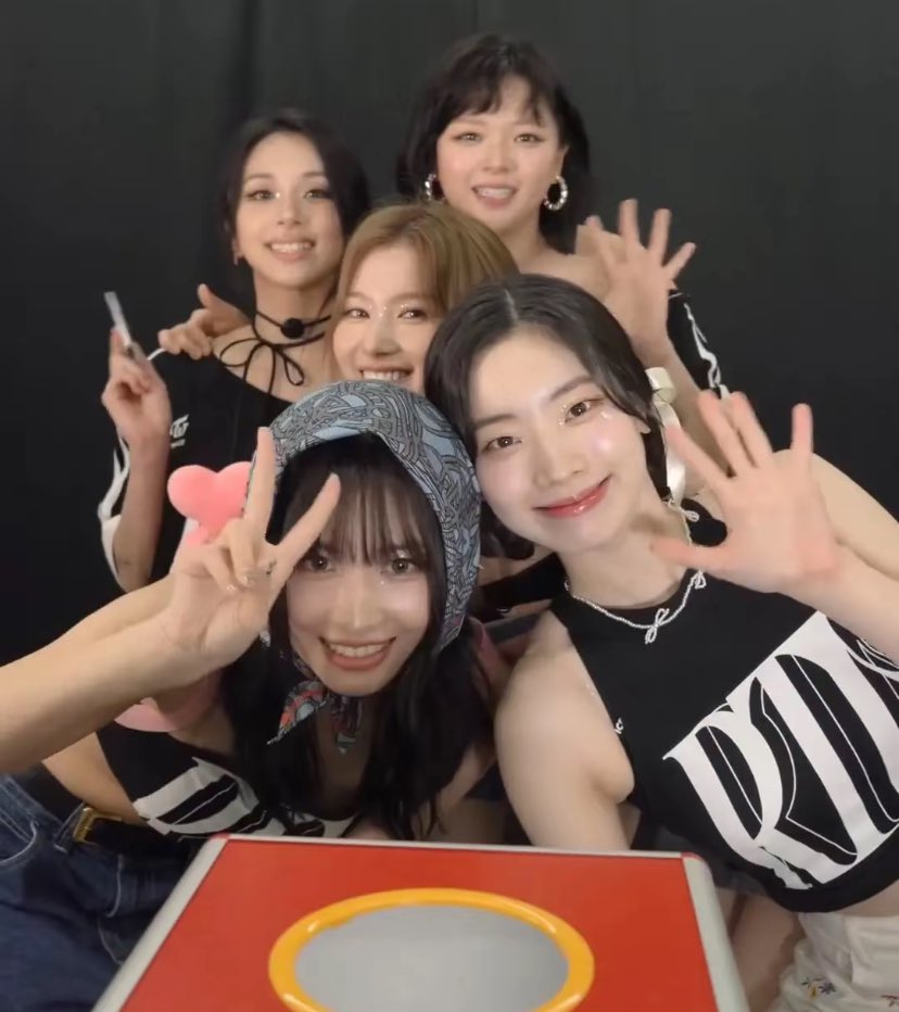 sooyaastan0301's tweet image. My home🥰🥰🩷🩷
#twice #twicetagram #najeongmosajimidachaetzu