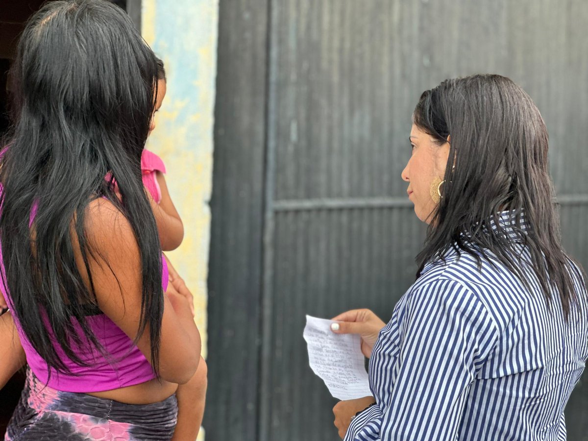 johanitakenpo's tweet photo. #18Jul Estoy en Samancito recorriendo la comunidad y hablando con nuestros vecinos y vecinas sobre el tema de los servicios públicos y su optimización a través de la herramienta del 1x10 del Buen Gobierno del presidente @NicolasMaduro #VenezuelaObrera https://t.co/jSvVhvndvX