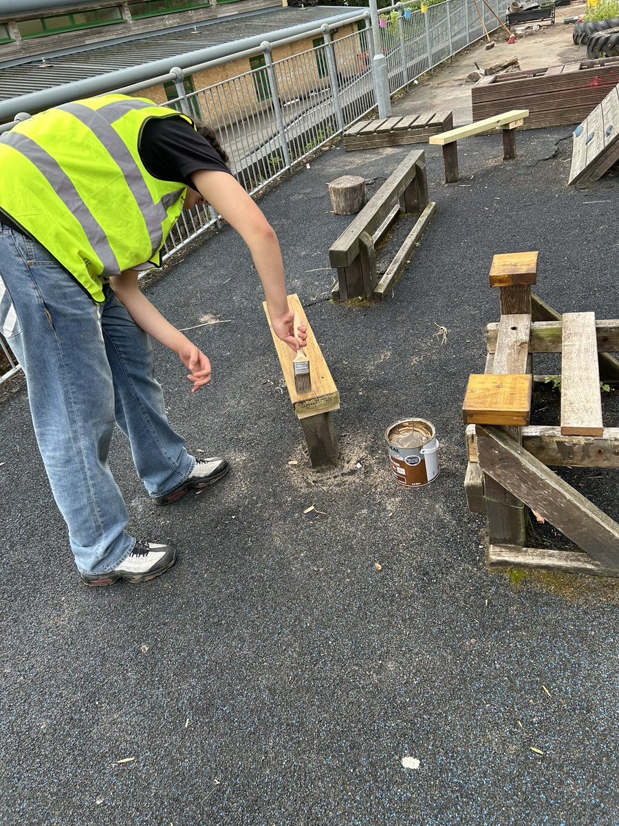 KHSDT1's tweet photo. This week the D&amp;T Team have been up to our primary site to help build some new areas in the outdoor space. Thank you to all the pupils who volunteered this week, from year 1 up to year 10. Da iawn pawb! https://t.co/YfeerhCTNh