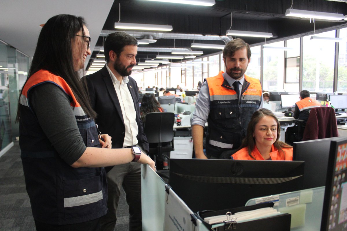 COFEPRIS's tweet photo. El fin de esta visita fue abordar los avances de la digitalización para el ingreso de solicitudes en materia de Investigación en 🇲🇽, mismos que se realizan a través de #DIGIPRiS. Este proyecto está a cargo de la Dra. Ángeles Tovar, líder en digitalización e investigación clínica. https://t.co/X1ngiw6sB8