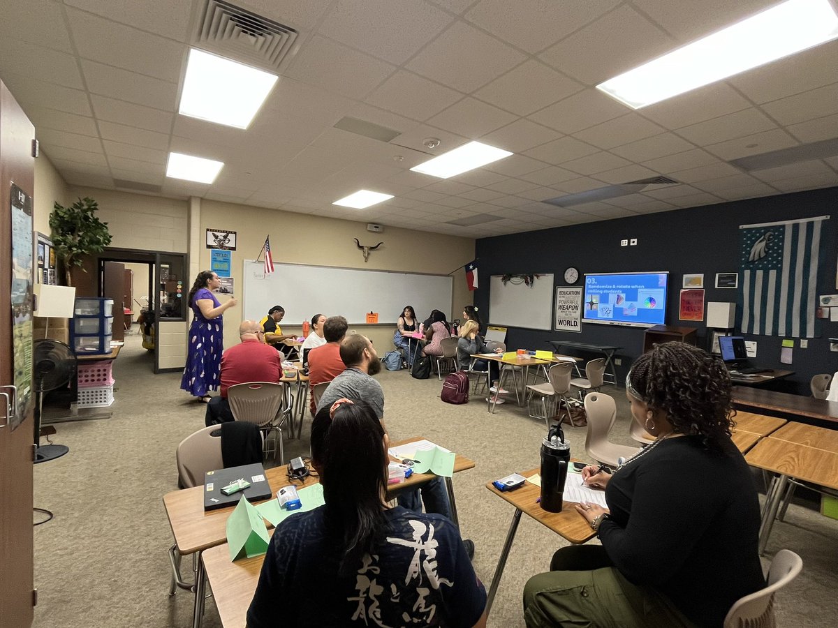 VenessaArruti's tweet photo. Amazing session this afternoon at the instructional conference. An overview of the 7 steps to a language rich classroom had our teachers highly engaged!! #mrjh #wmjh #SecCI @katyisd @AliciafBates https://t.co/YFXLJ4WU86