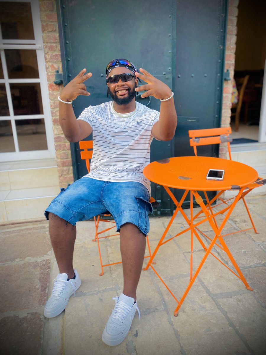 Jerryy2794's tweet photo. 🕶️ 🙂😎.

🫳🏿 https://t.co/z0pgAGTvQ7