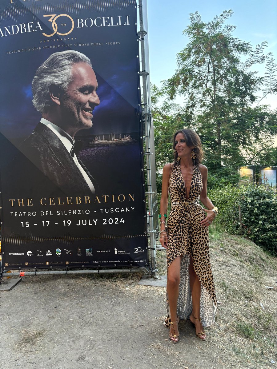 Turchesando's tweet photo. Grazie senza fine #veronicabertibocelli @AndreaBocelli #matteobocelli per le emozioni indescrivibili che mi hanno arricchita nel profondo dell'anima vissute ieri ♥️
#andreabocelli #teatrodelsilenzio #laurapausini #willsmith #jhonnydepp #edsheeran #Turchesando #turchesebaracchi https://t.co/LswpWlmglW