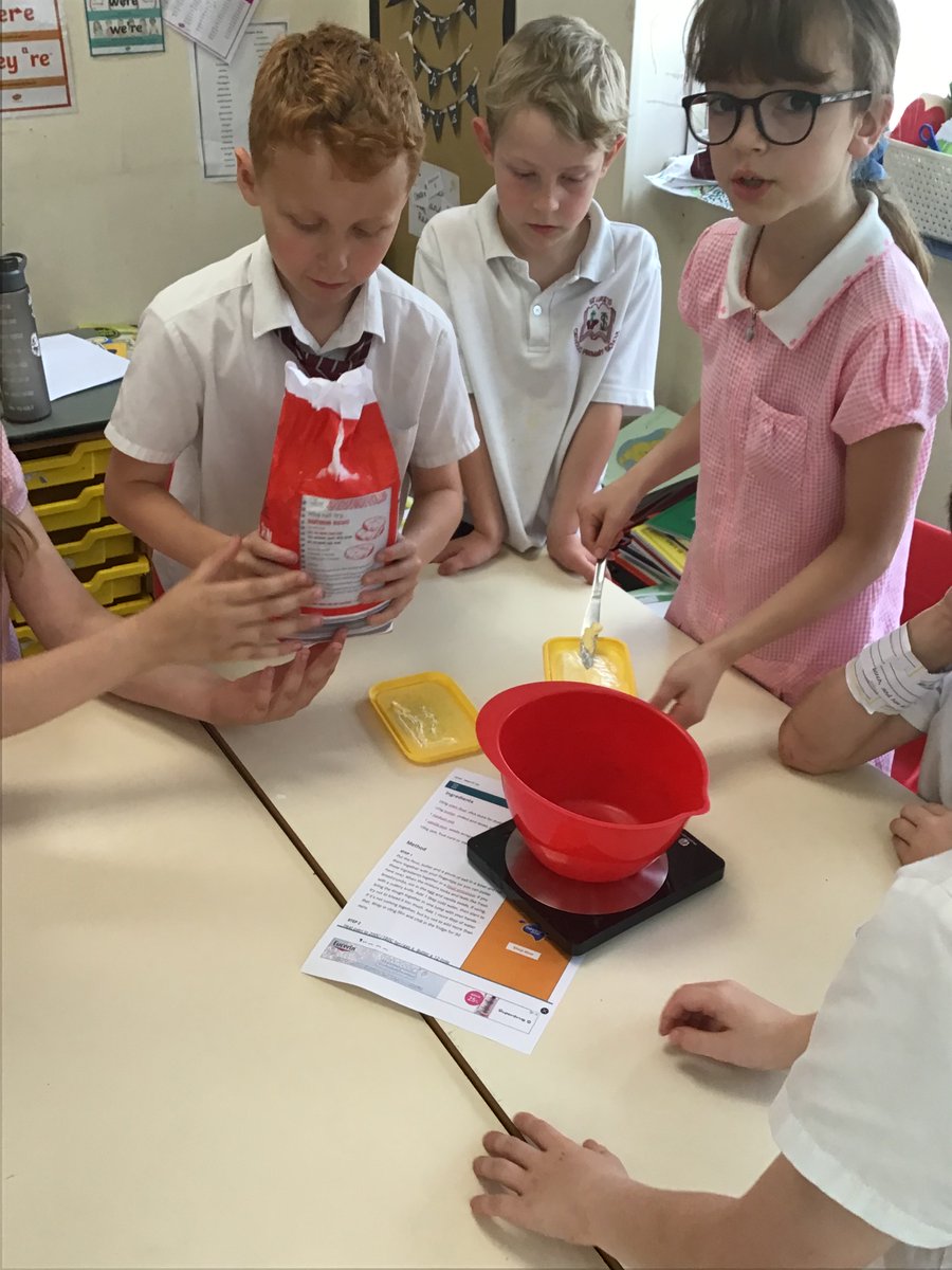 YewClassStLukes's tweet photo. A busy afternoon making our jam tarts 😋 https://t.co/91lsSSSlNS