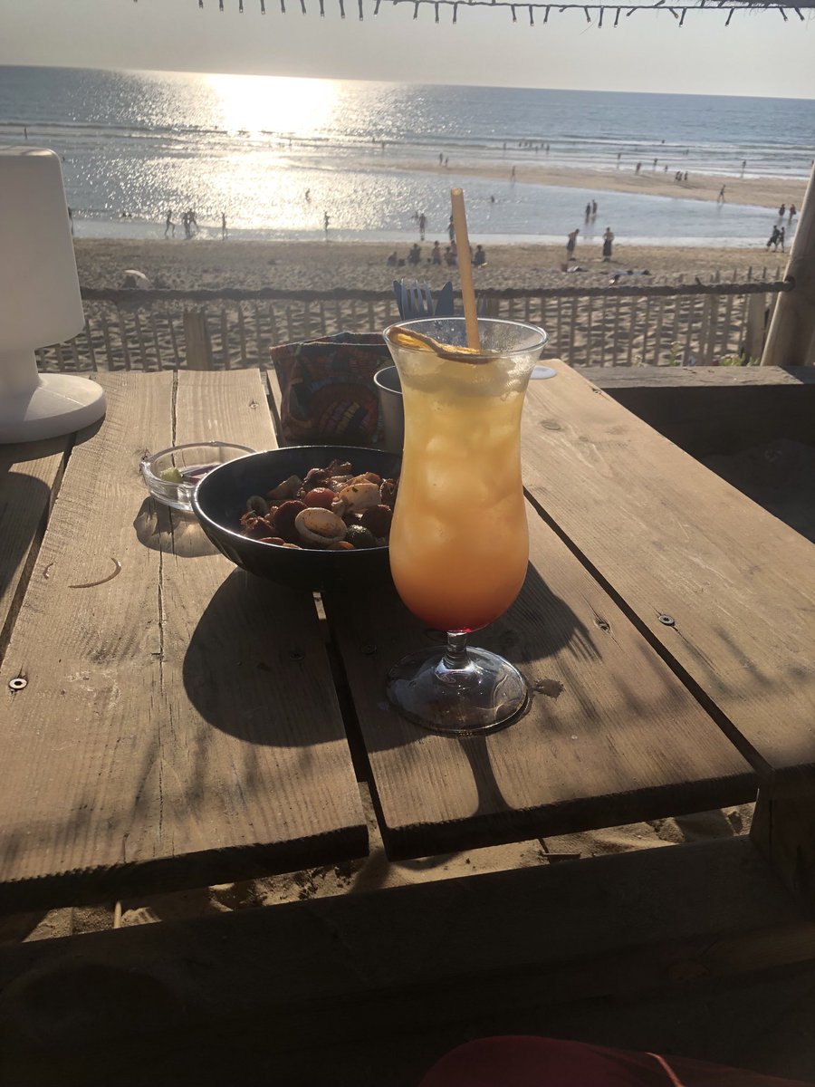 cocomaur33's tweet photo. A la cool 😎 #lacanau #sunsetcafe https://t.co/E792cSEAEd